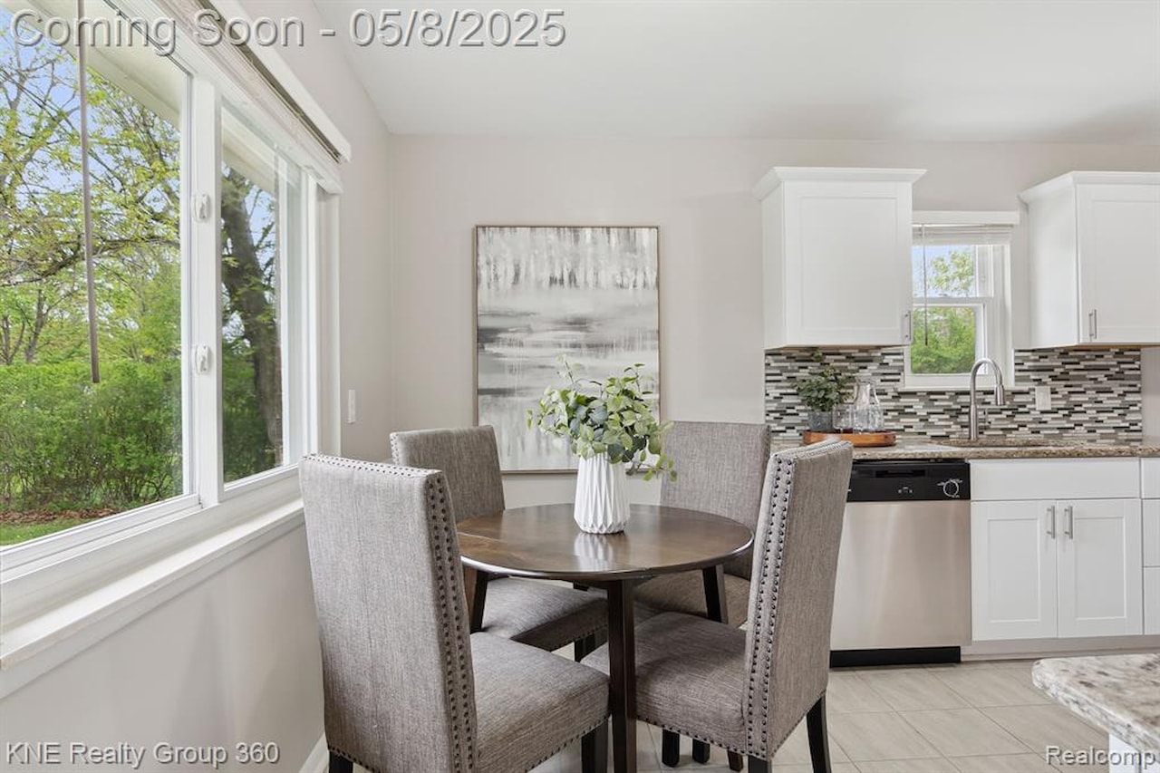 3241 Nordman Rd in Ann Arbor, MI Photo 9