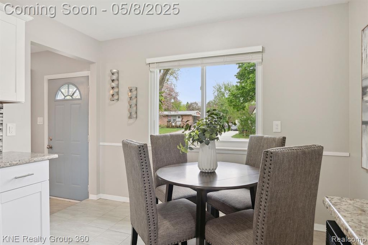3241 Nordman Rd in Ann Arbor, MI Photo 10