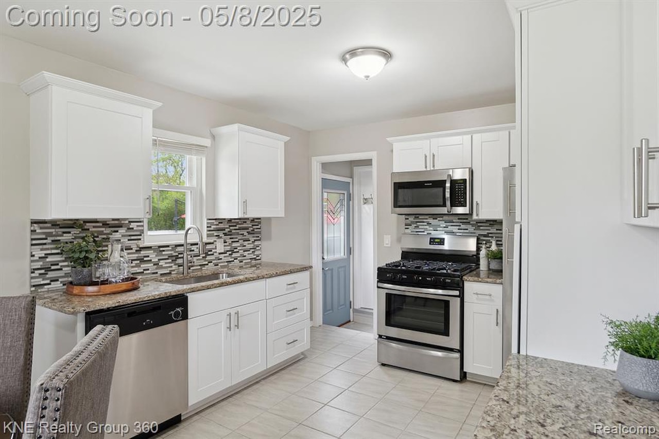 3241 Nordman Rd in Ann Arbor, MI Photo 11
