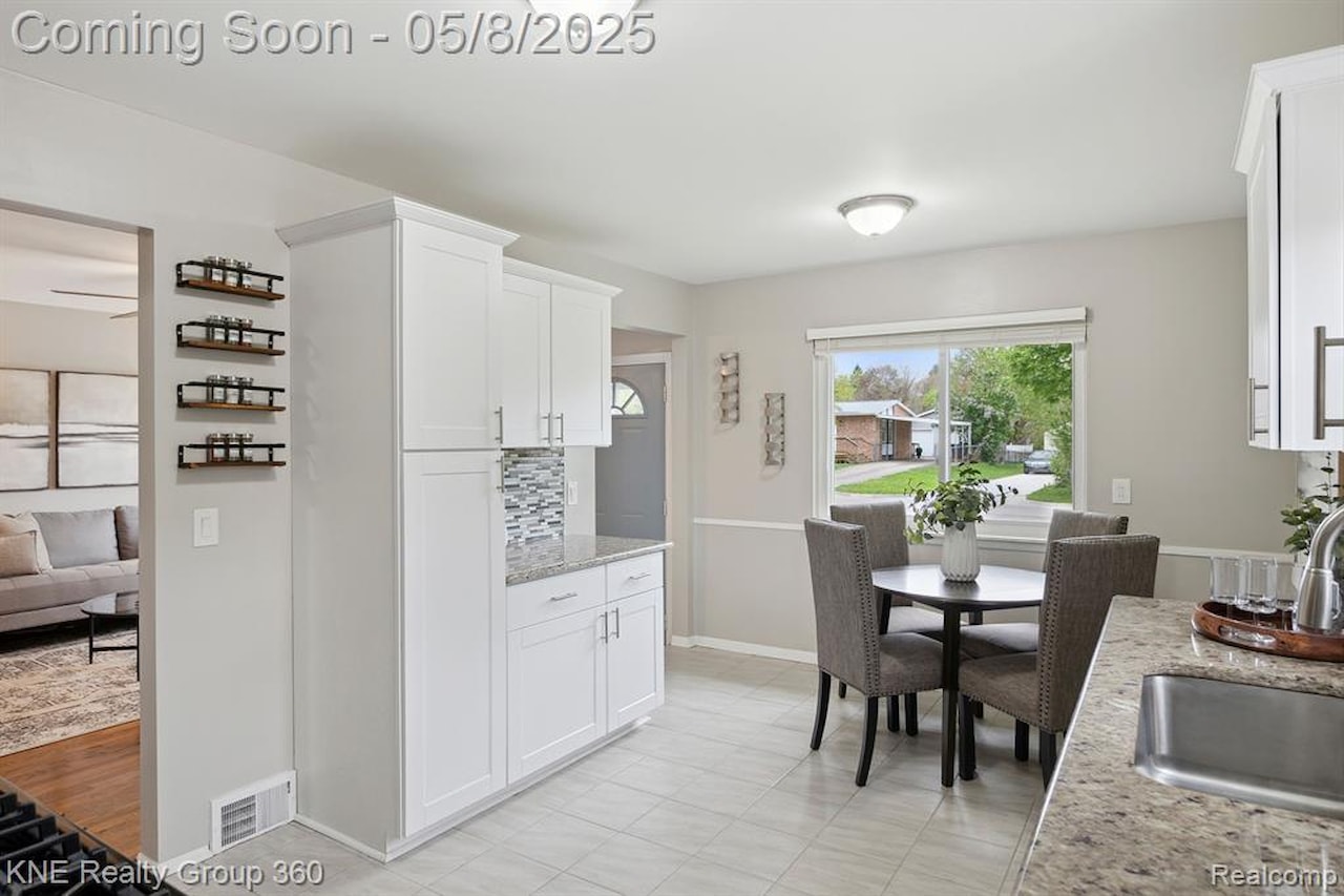 3241 Nordman Rd in Ann Arbor, MI Photo 12