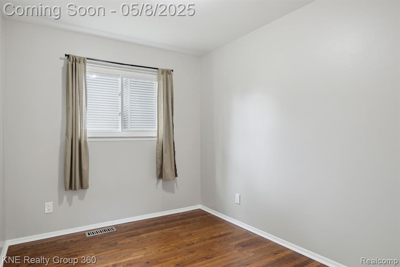 3241 Nordman Rd in Ann Arbor, MI Photo 17