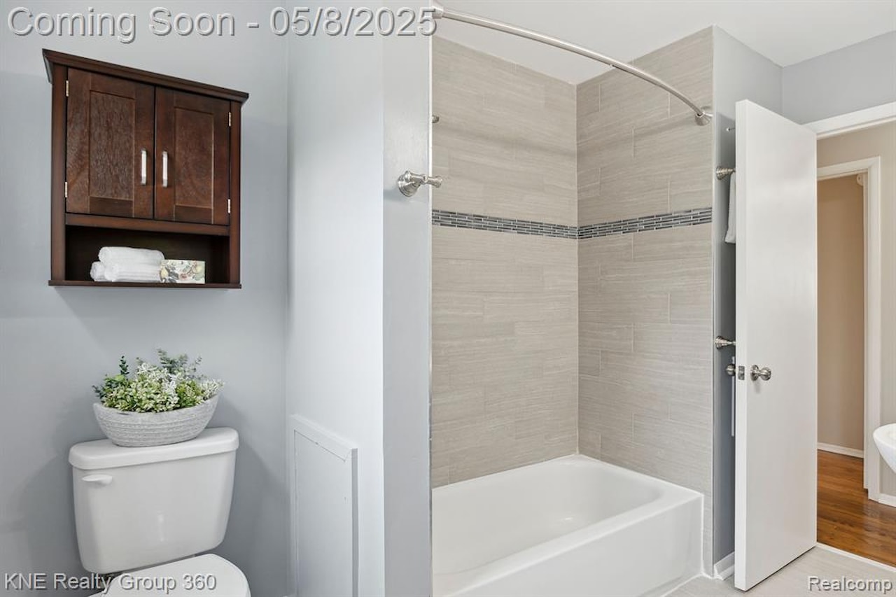 3241 Nordman Rd in Ann Arbor, MI Photo 24