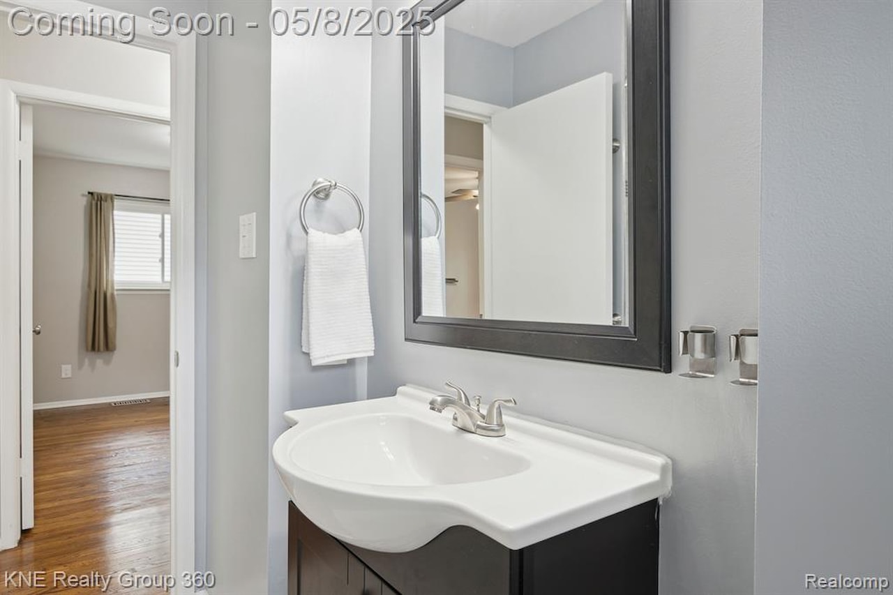 3241 Nordman Rd in Ann Arbor, MI Photo 22