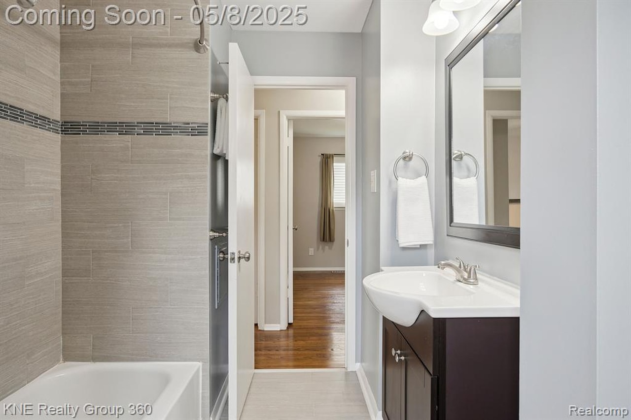 3241 Nordman Rd in Ann Arbor, MI Photo 23