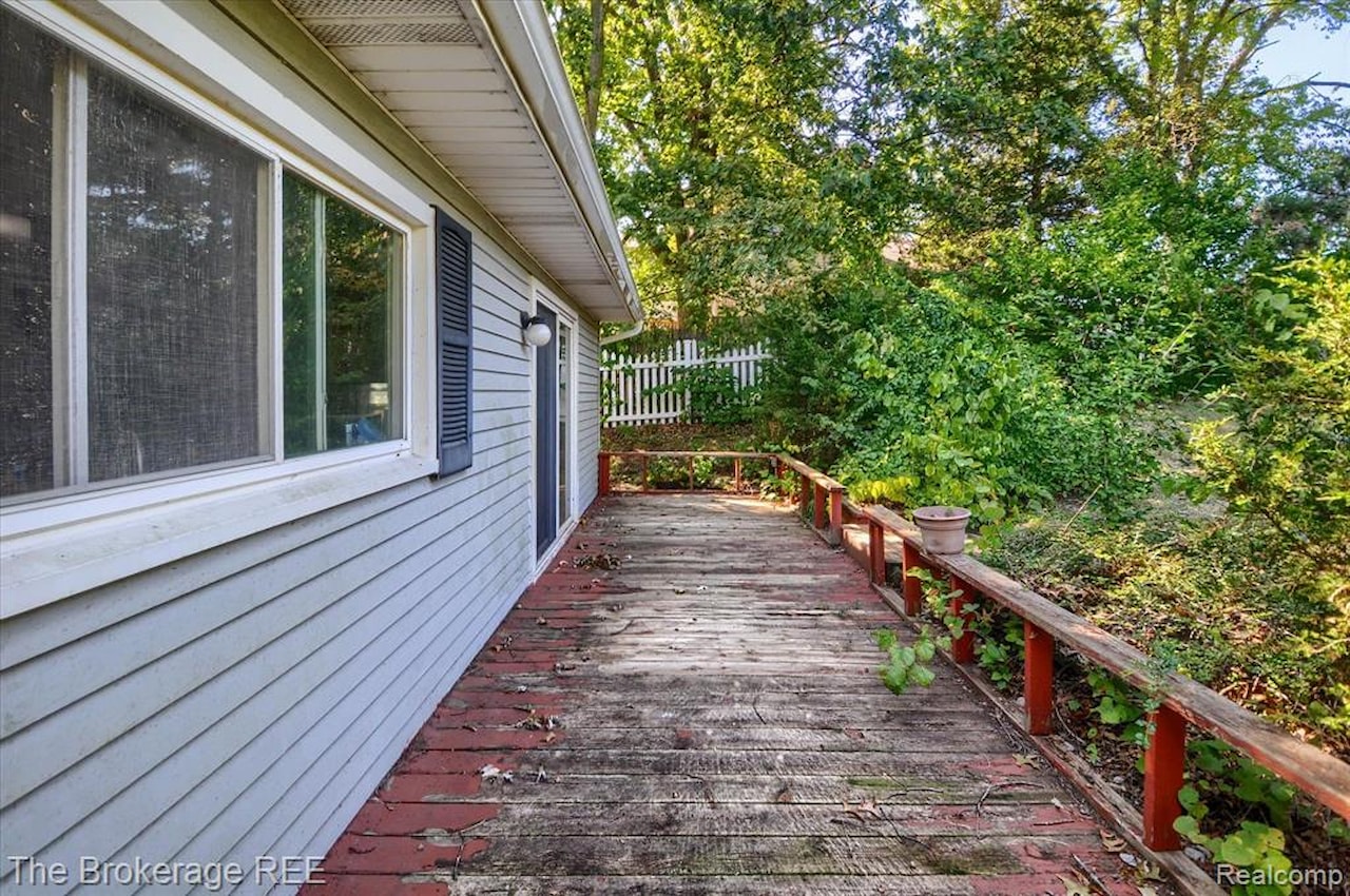 688 Uphill Rd in Milford Twp, MI Photo 54