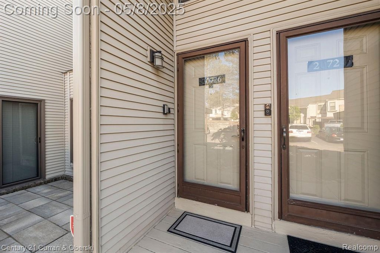 20726 Taft Rd in Northville, MI Photo 2