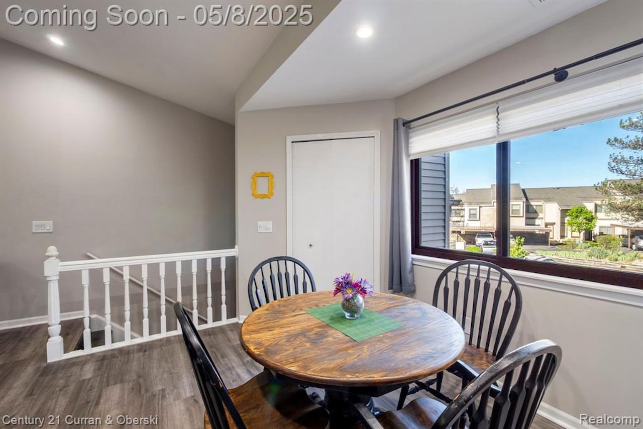 20726 Taft Rd in Northville, MI Photo 4