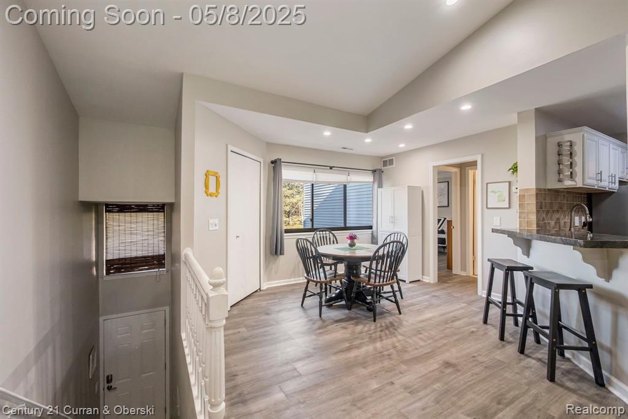 20726 Taft Rd in Northville, MI Photo 3