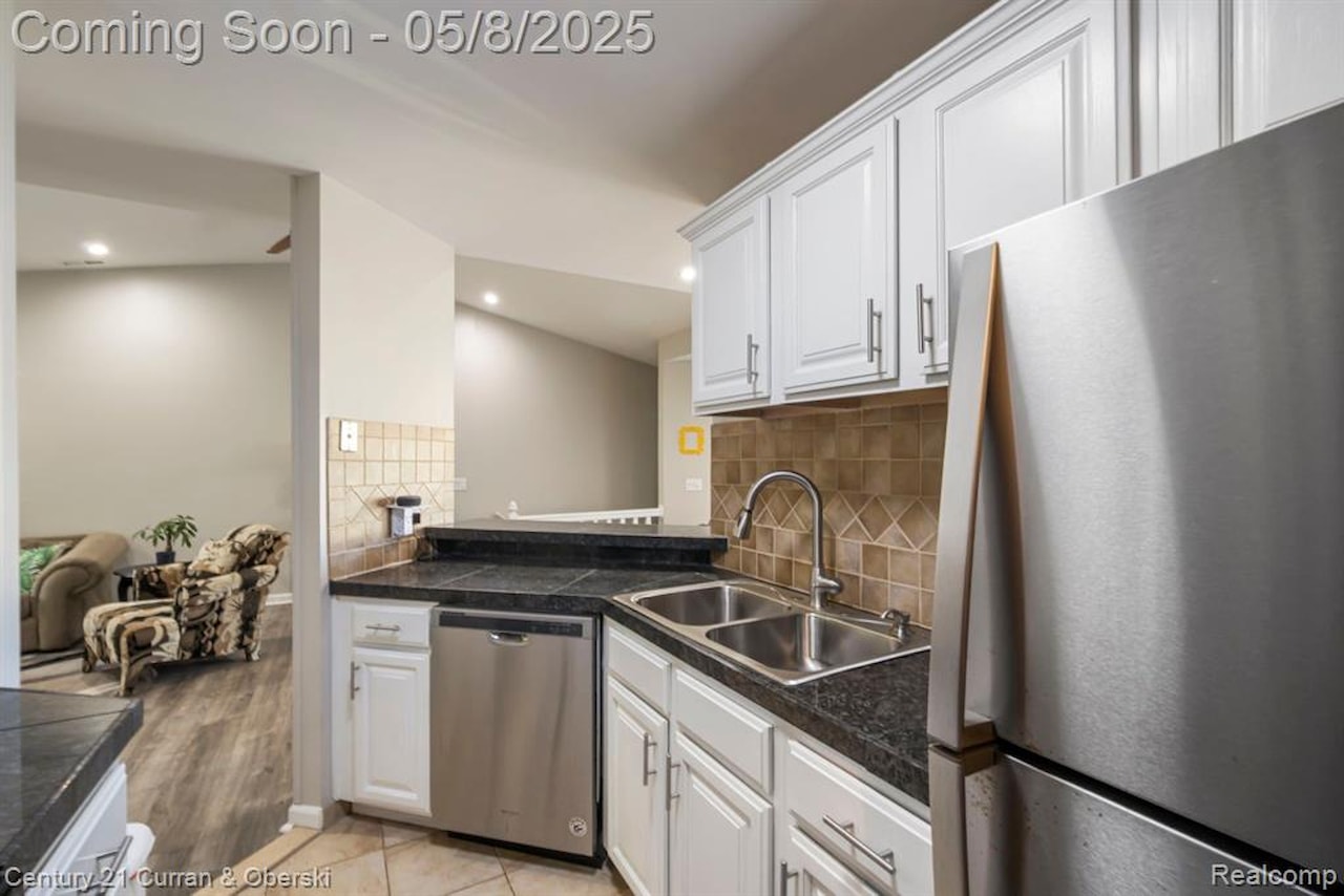 20726 Taft Rd in Northville, MI Photo 6