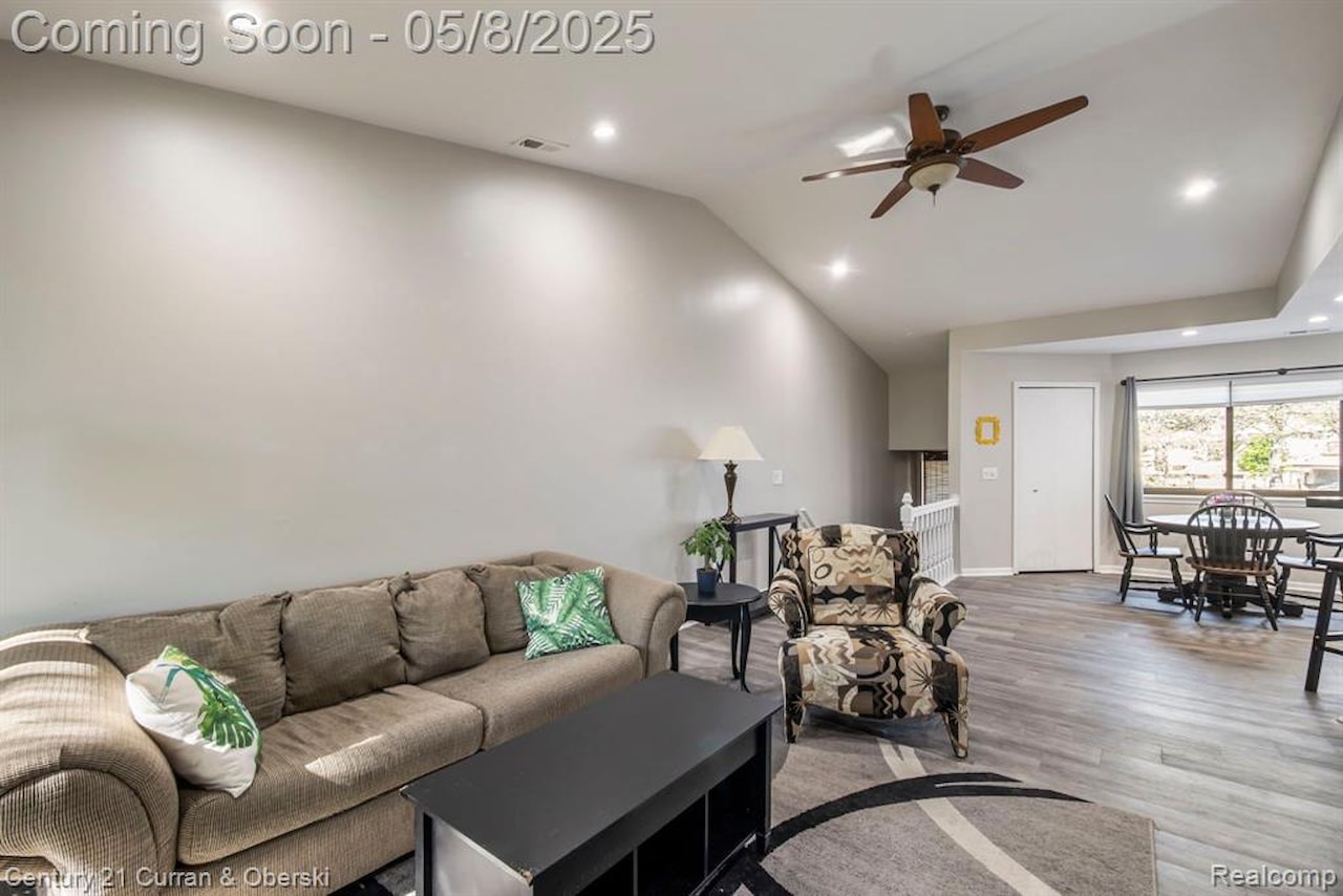 20726 Taft Rd in Northville, MI Photo 11