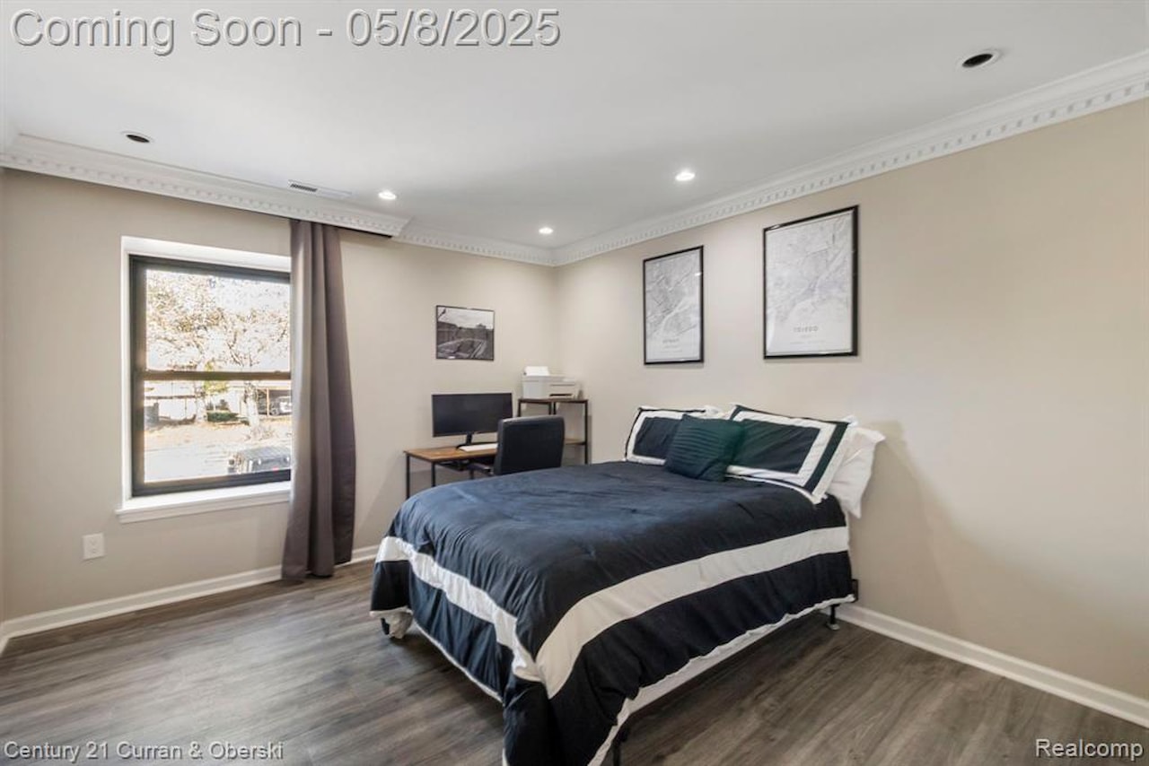20726 Taft Rd in Northville, MI Photo 16