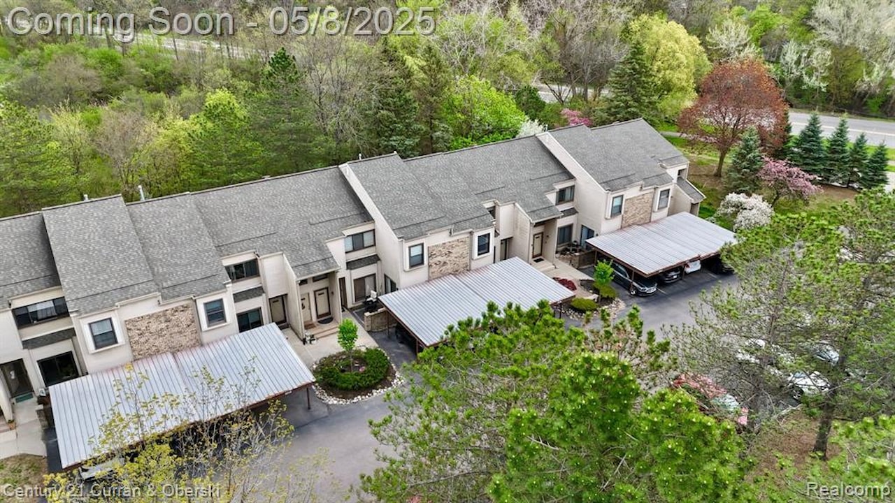 20726 Taft Rd in Northville, MI Photo 22