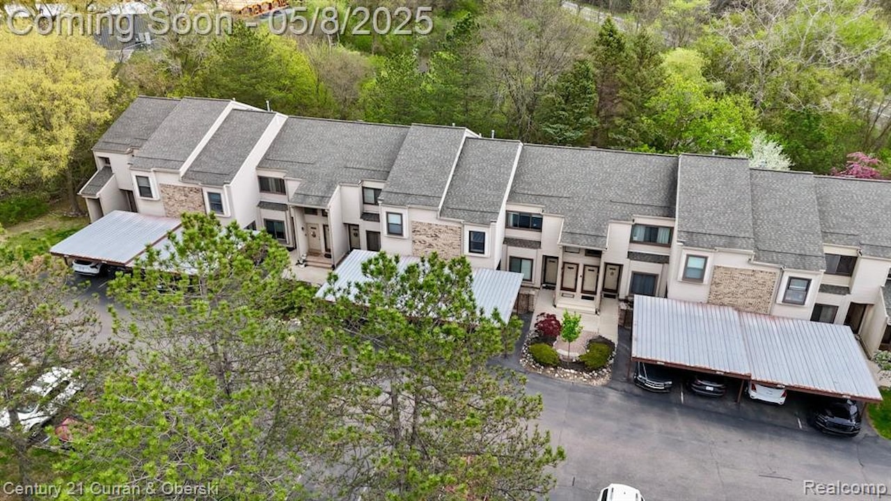 20726 Taft Rd in Northville, MI Photo 24