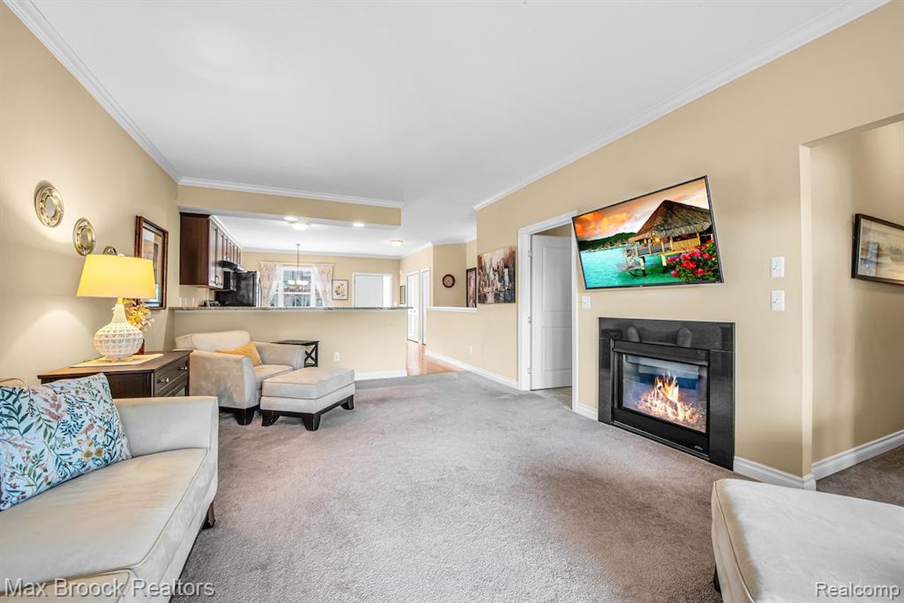 259 Victoria Dr in Dexter, MI Photo 9
