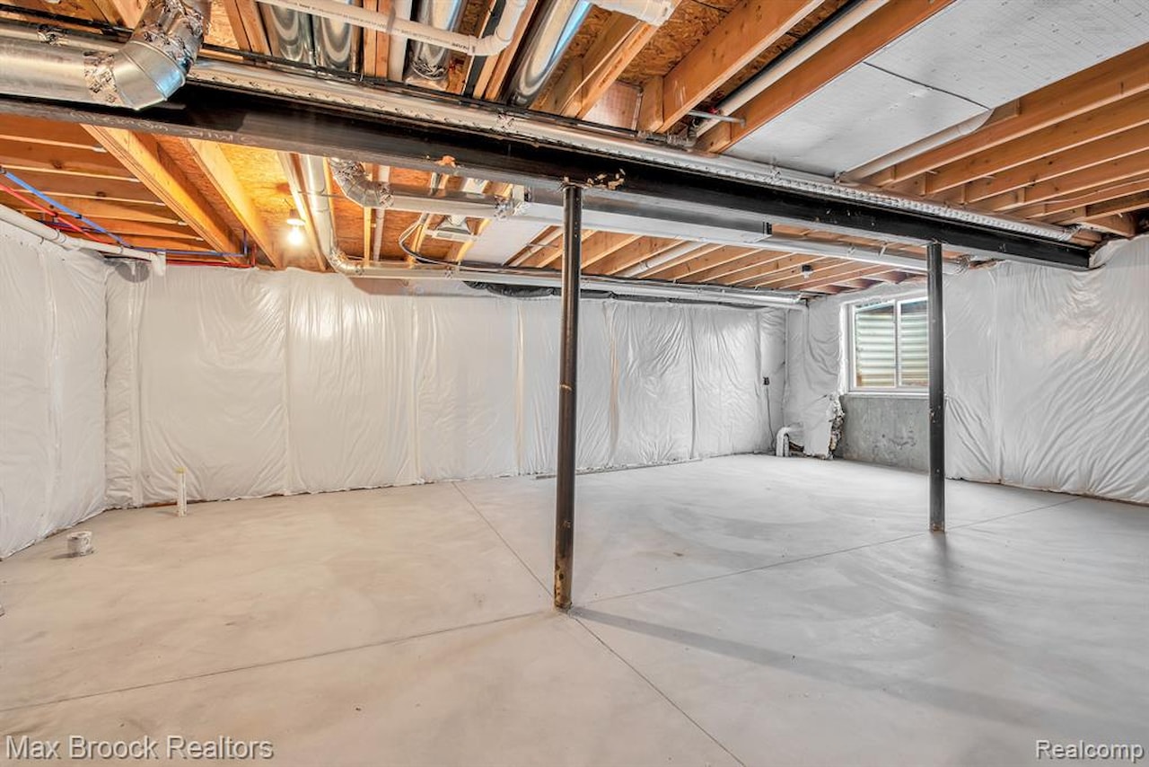 259 Victoria Dr in Dexter, MI Photo 18