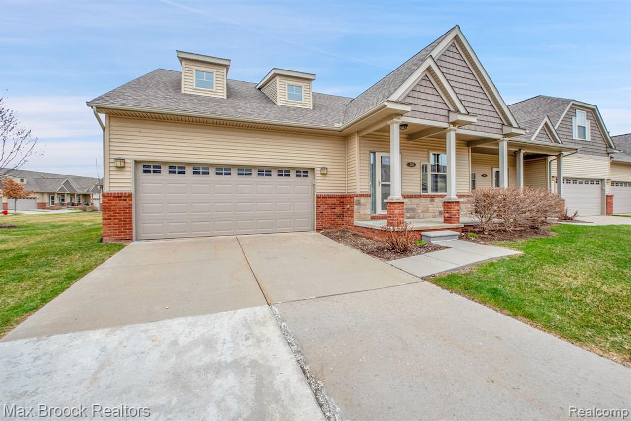 259 Victoria Dr in Dexter, MI Photo 22