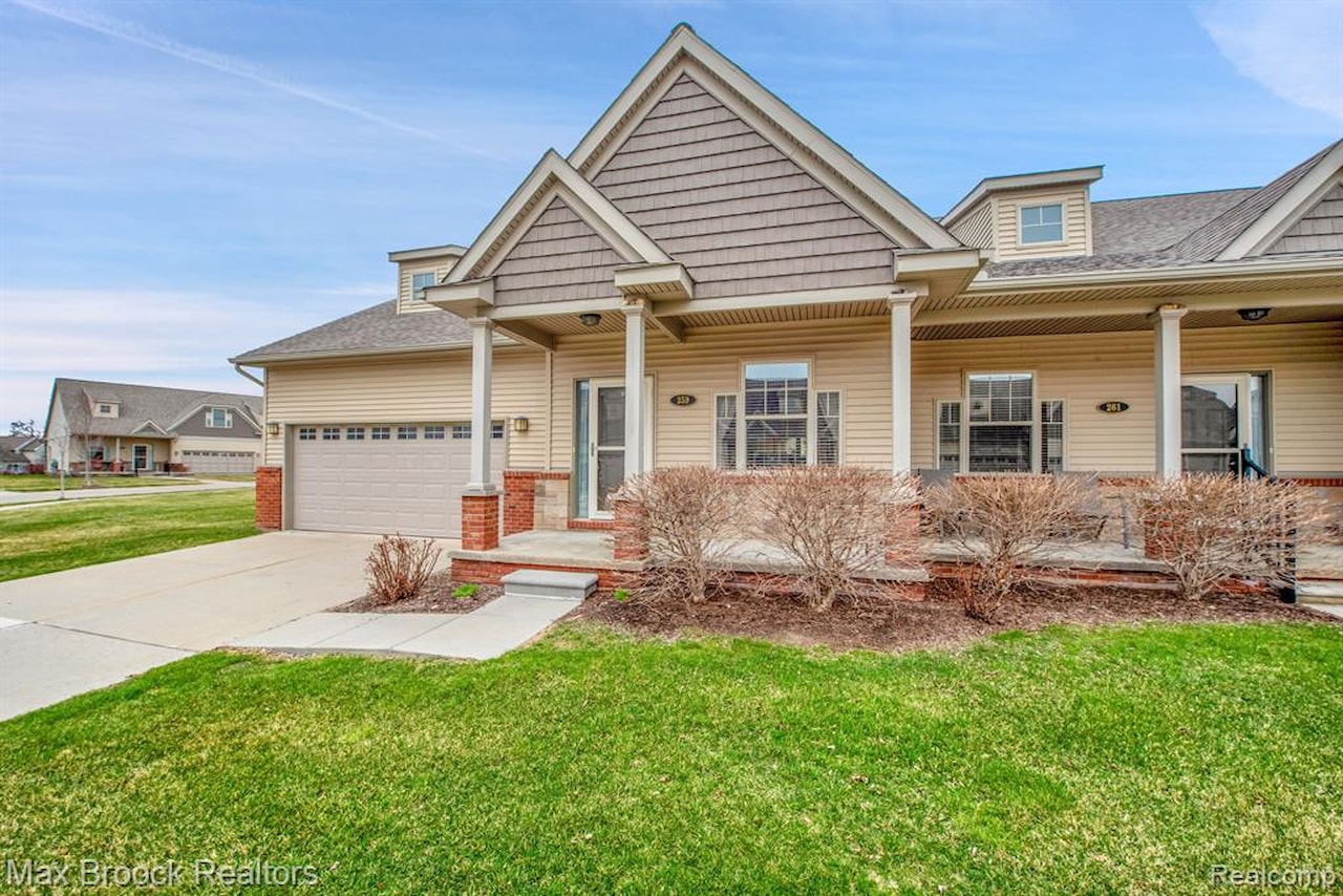 259 Victoria Dr in Dexter, MI Photo 21