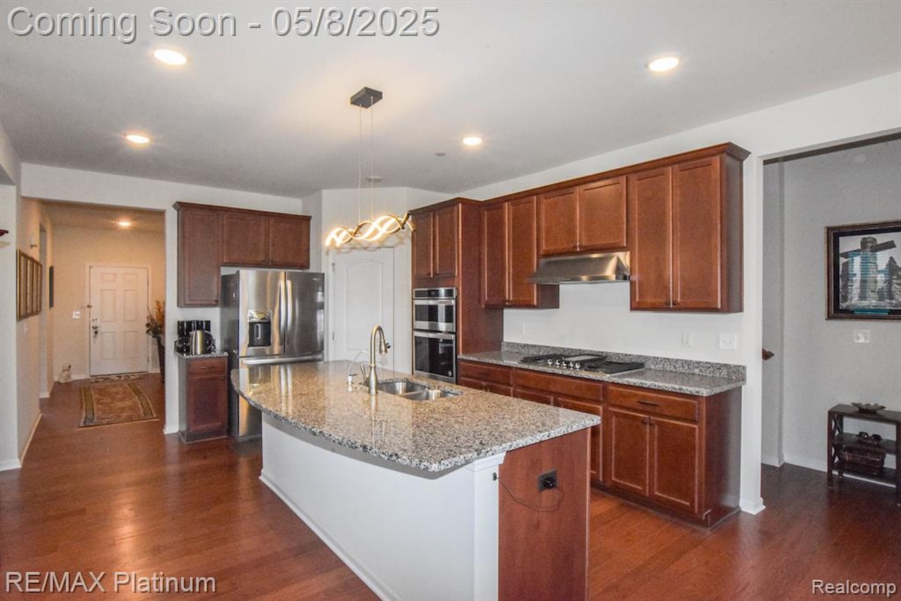 1068 Spring Trail in Brighton, MI Photo 10