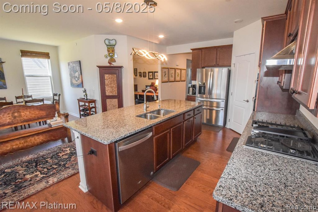 1068 Spring Trail in Brighton, MI Photo 14