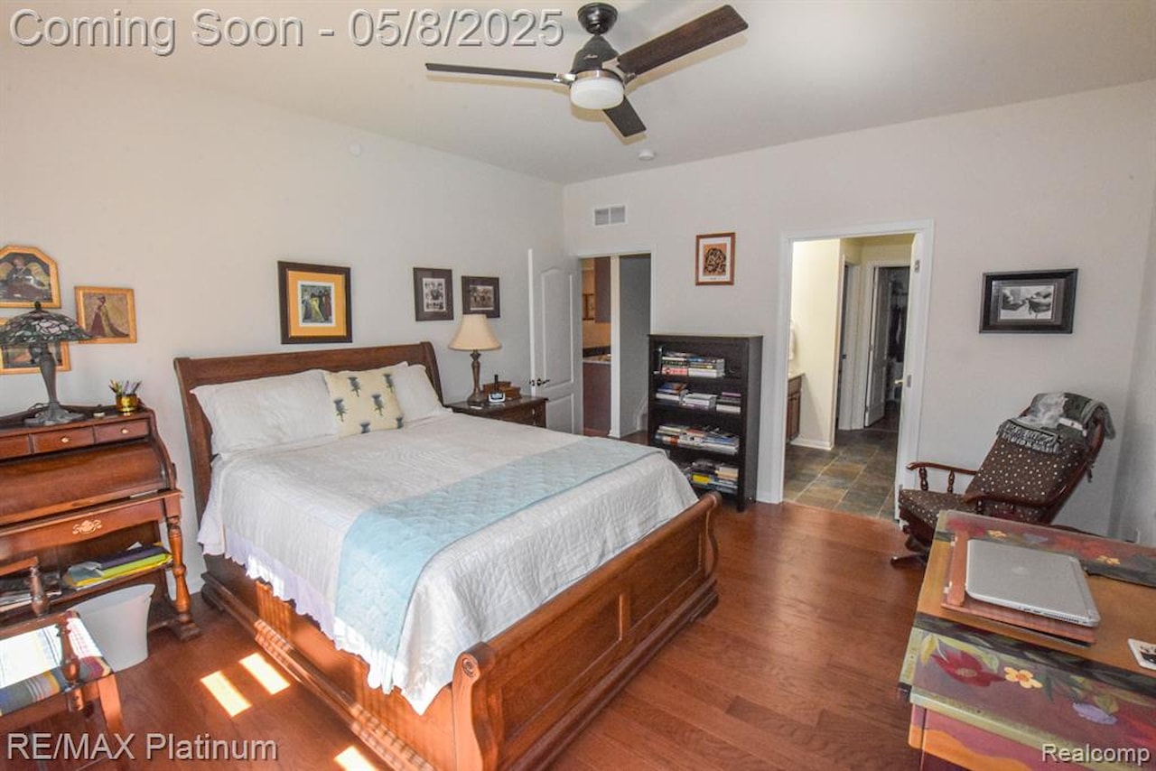 1068 Spring Trail in Brighton, MI Photo 21