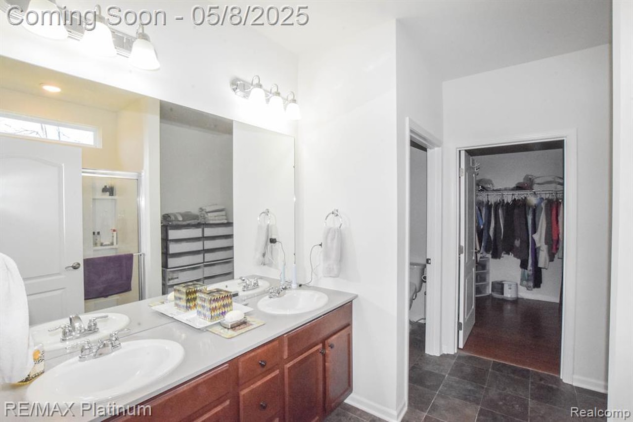 1068 Spring Trail in Brighton, MI Photo 22