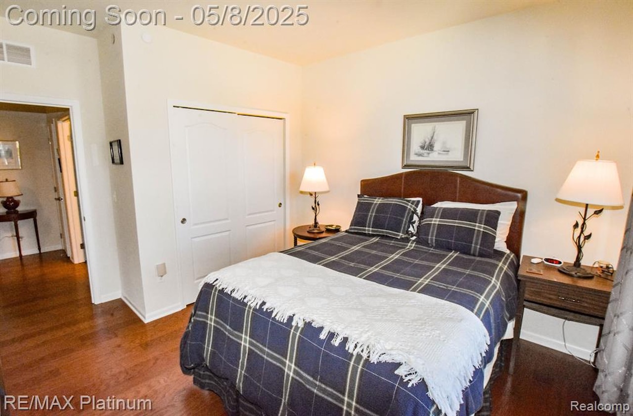 1068 Spring Trail in Brighton, MI Photo 27