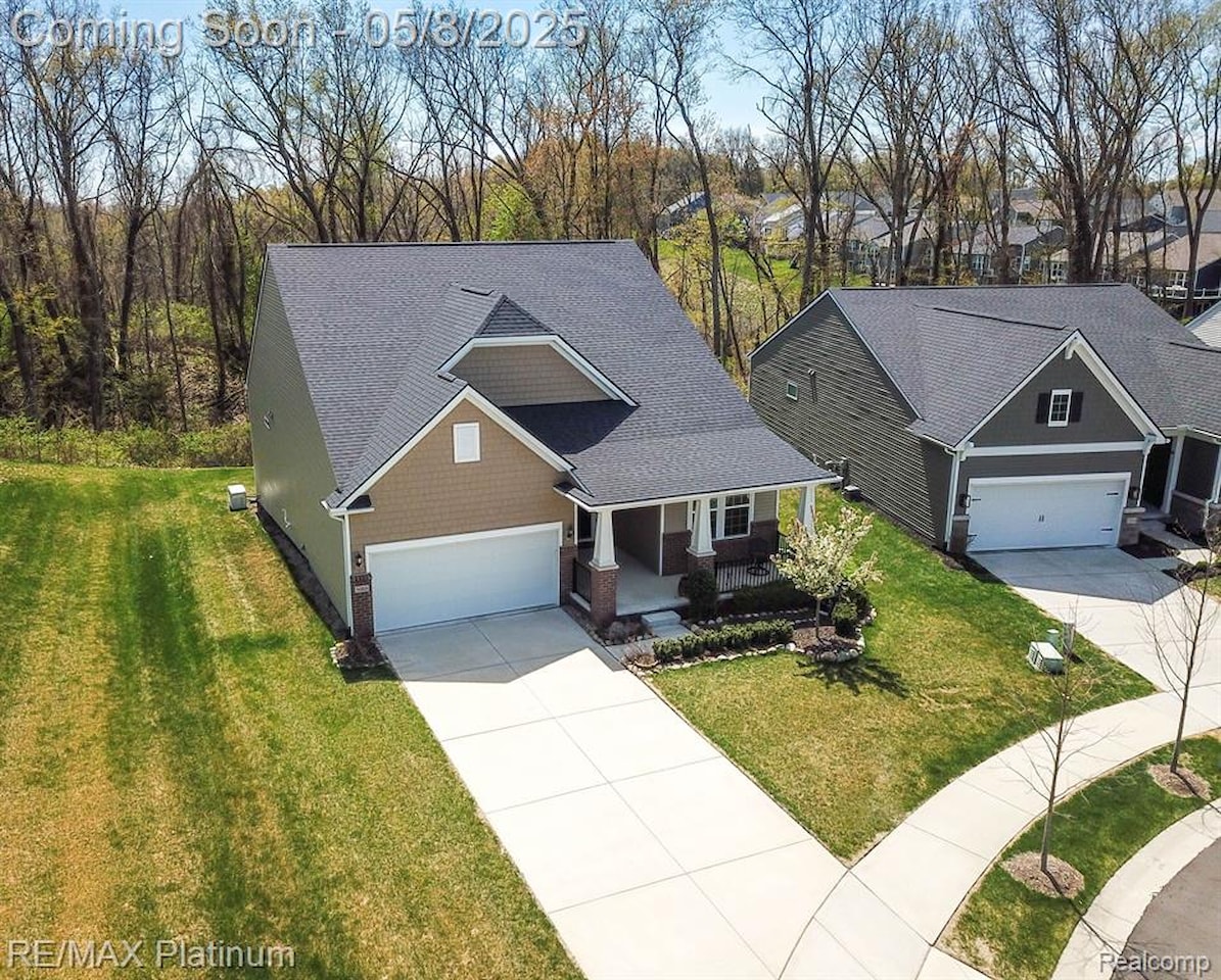 1068 Spring Trail in Brighton, MI Photo 2