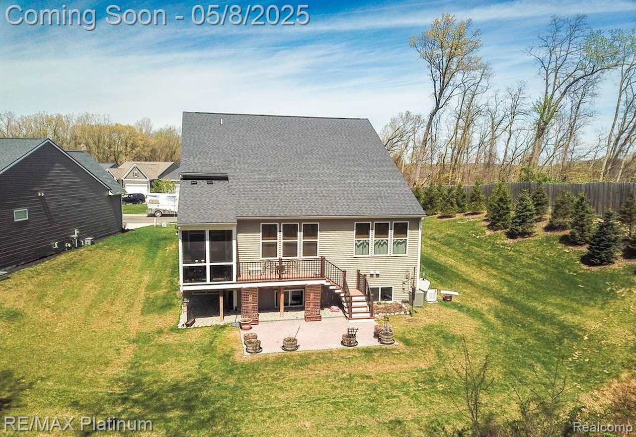 1068 Spring Trail in Brighton, MI Photo 37
