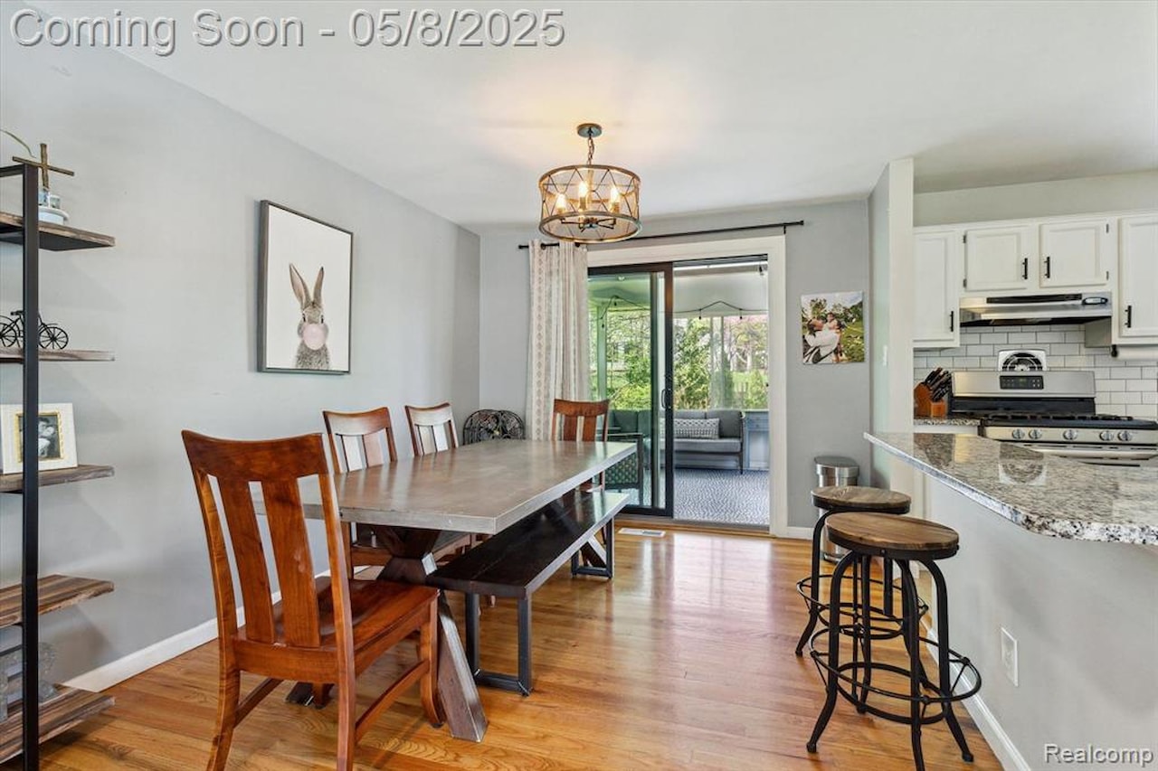 533 Langfield St in Northville, MI Photo 9