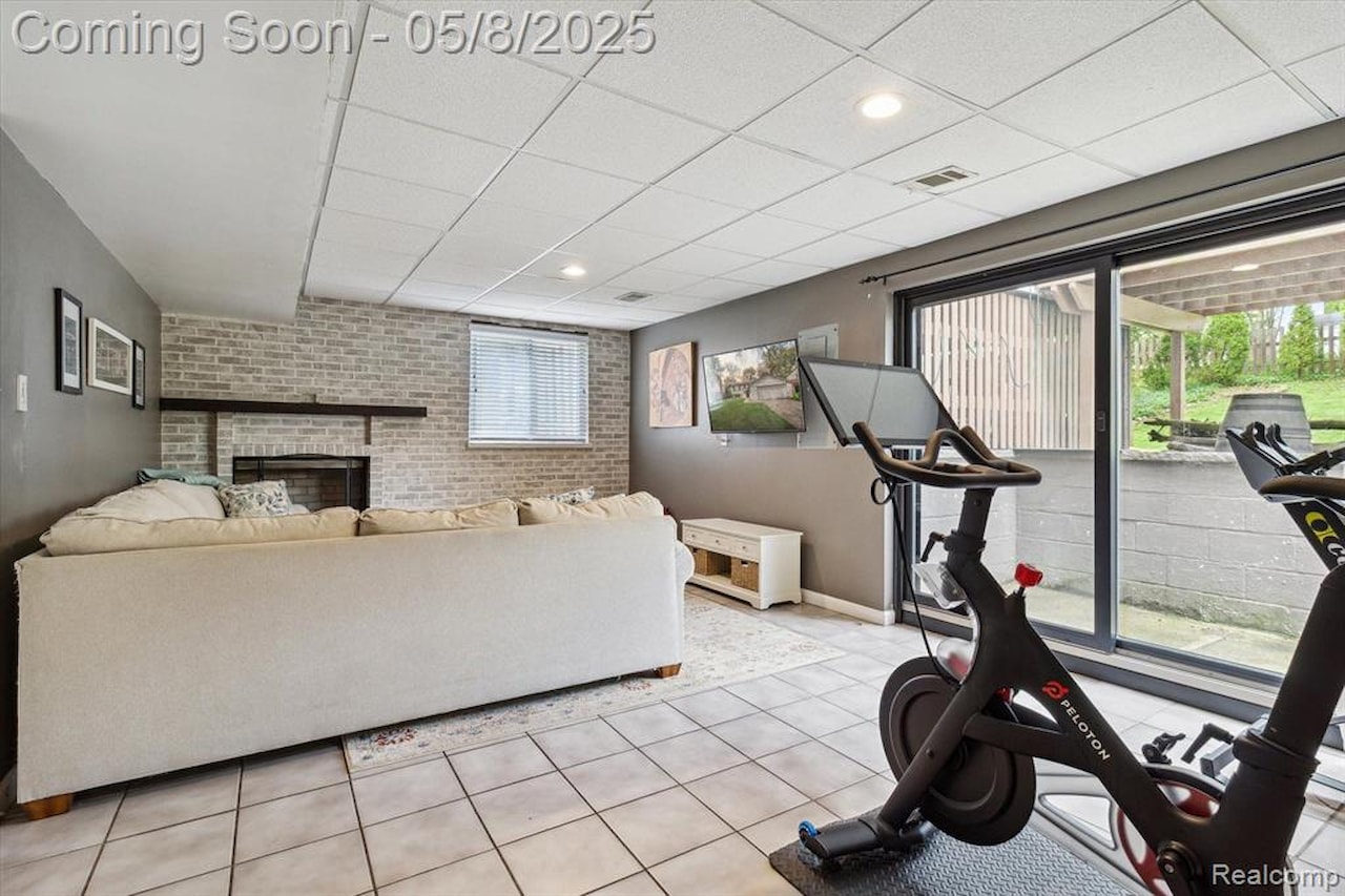 533 Langfield St in Northville, MI Photo 22