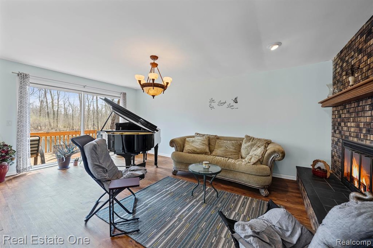 13600 Hyde Rd in Hartland Twp, MI Photo 7