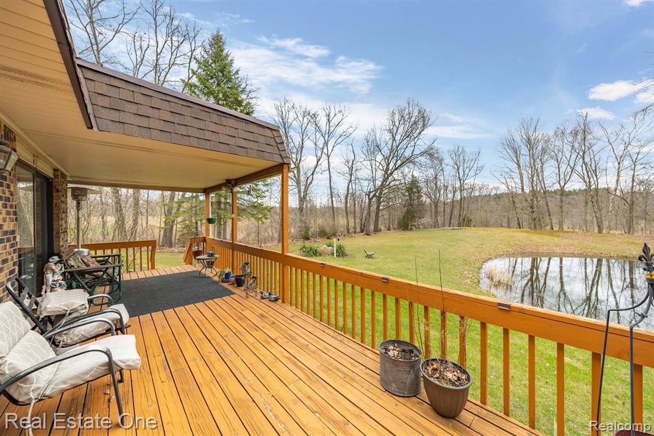 13600 Hyde Rd in Hartland Twp, MI Photo 56