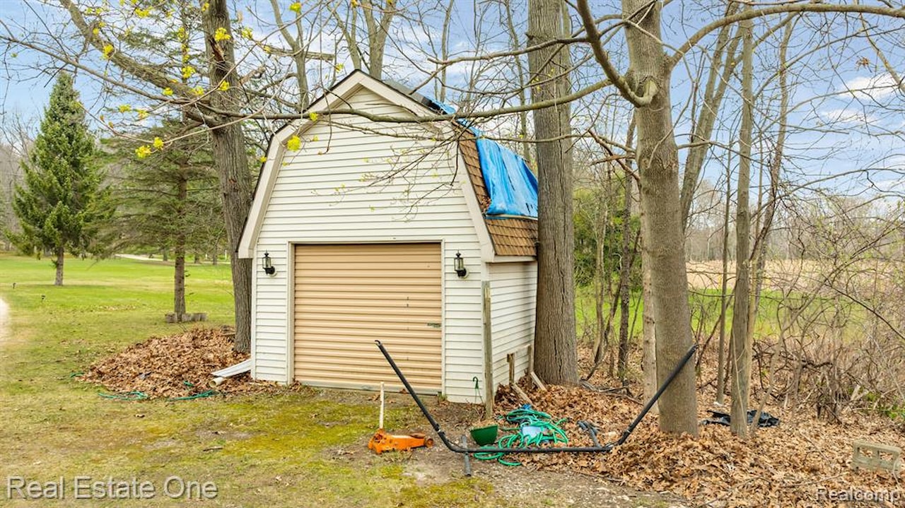 13600 Hyde Rd in Hartland Twp, MI Photo 72