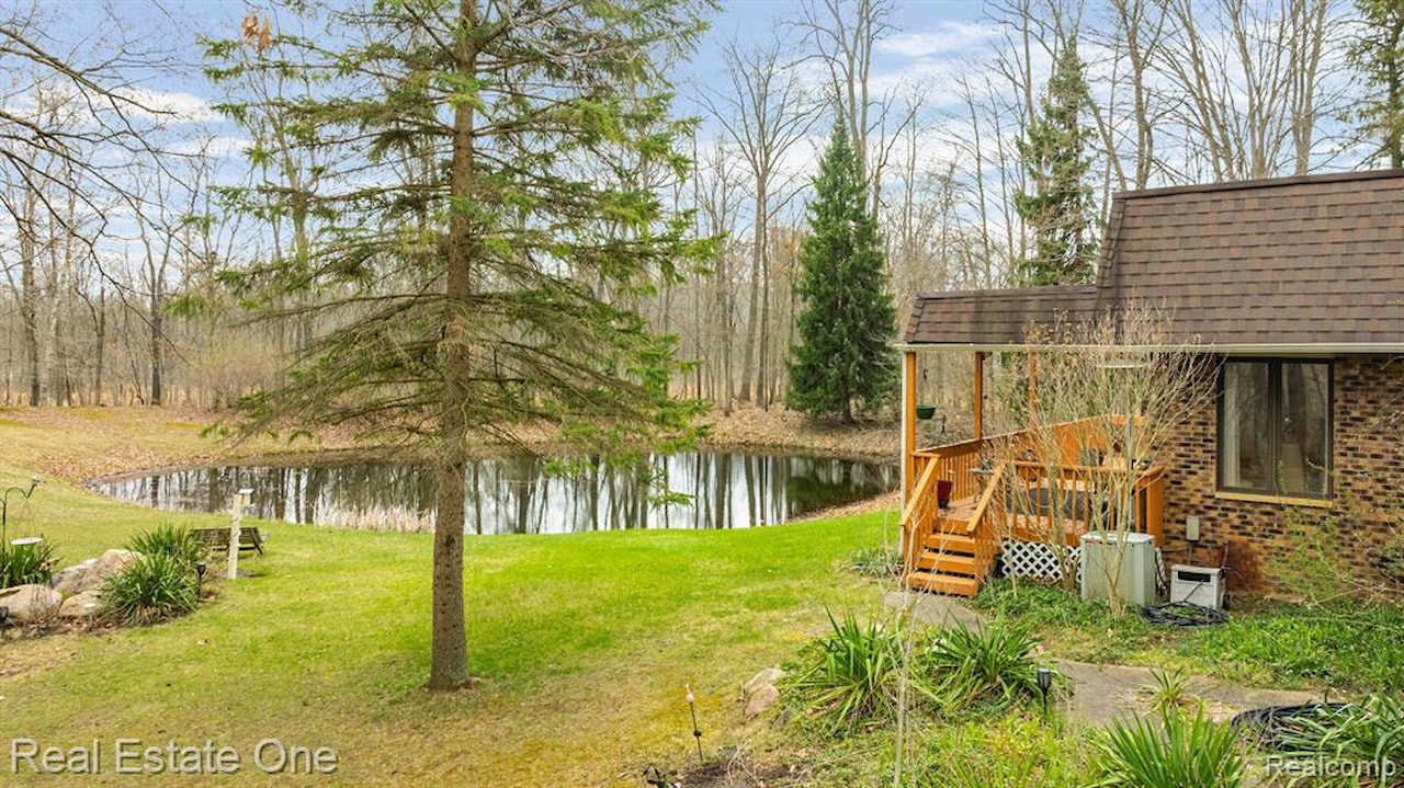 13600 Hyde Rd in Hartland Twp, MI Photo 71