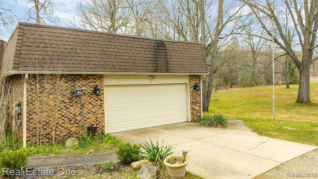 13600 Hyde Rd in Hartland Twp, MI Photo 73
