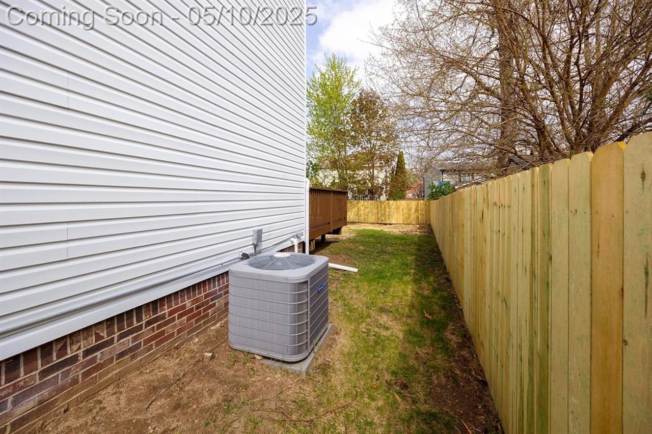 61448 Dean in South Lyon, MI Photo 10