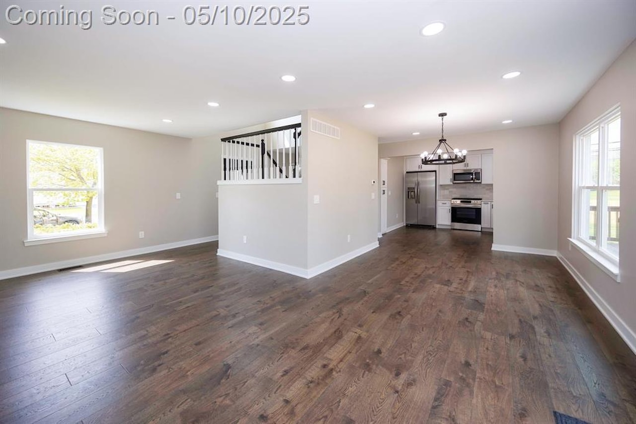 61448 Dean in South Lyon, MI Photo 14