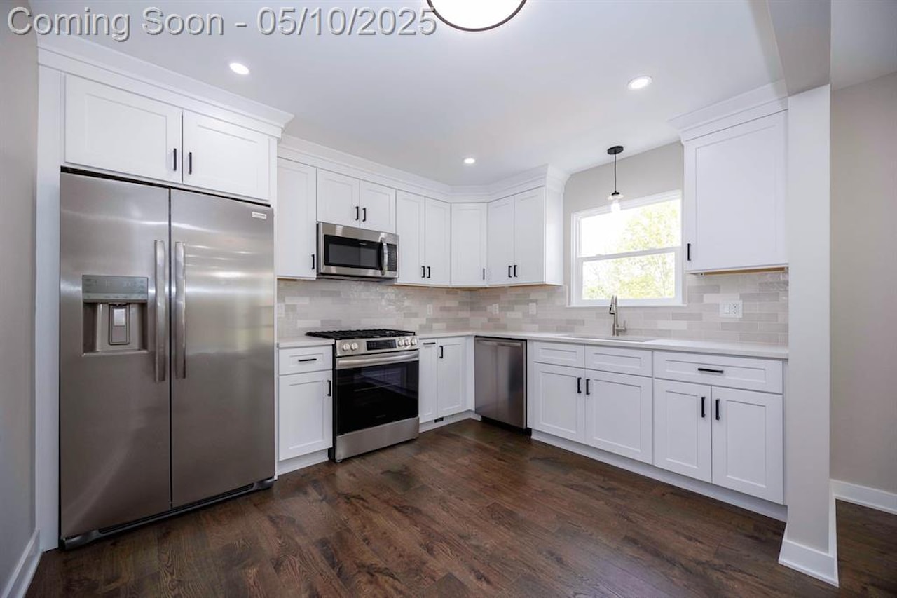61448 Dean in South Lyon, MI Photo 16