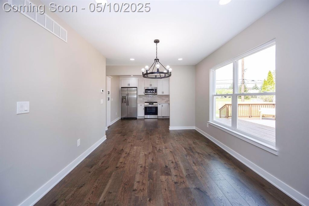 61448 Dean in South Lyon, MI Photo 18