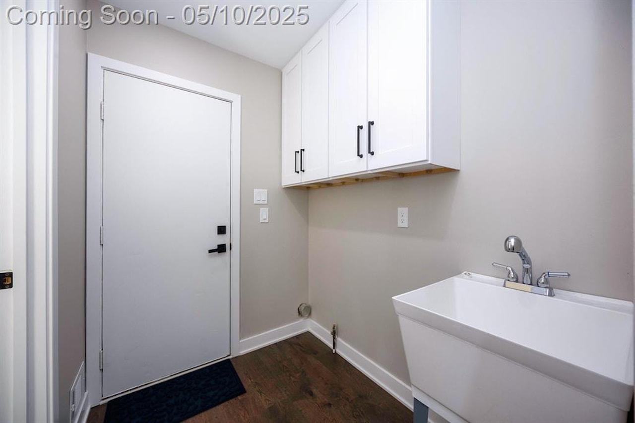 61448 Dean in South Lyon, MI Photo 22