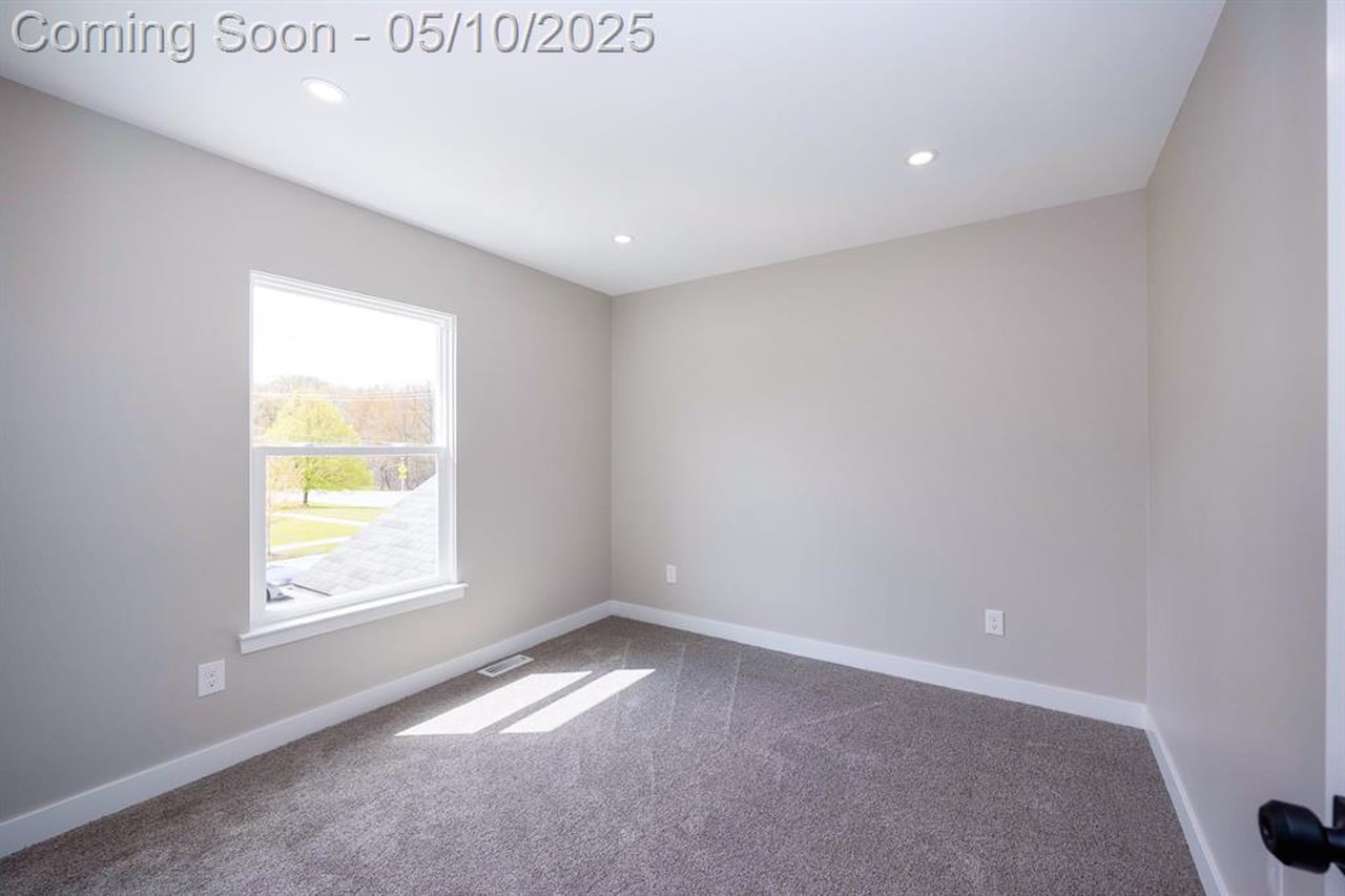 61448 Dean in South Lyon, MI Photo 37