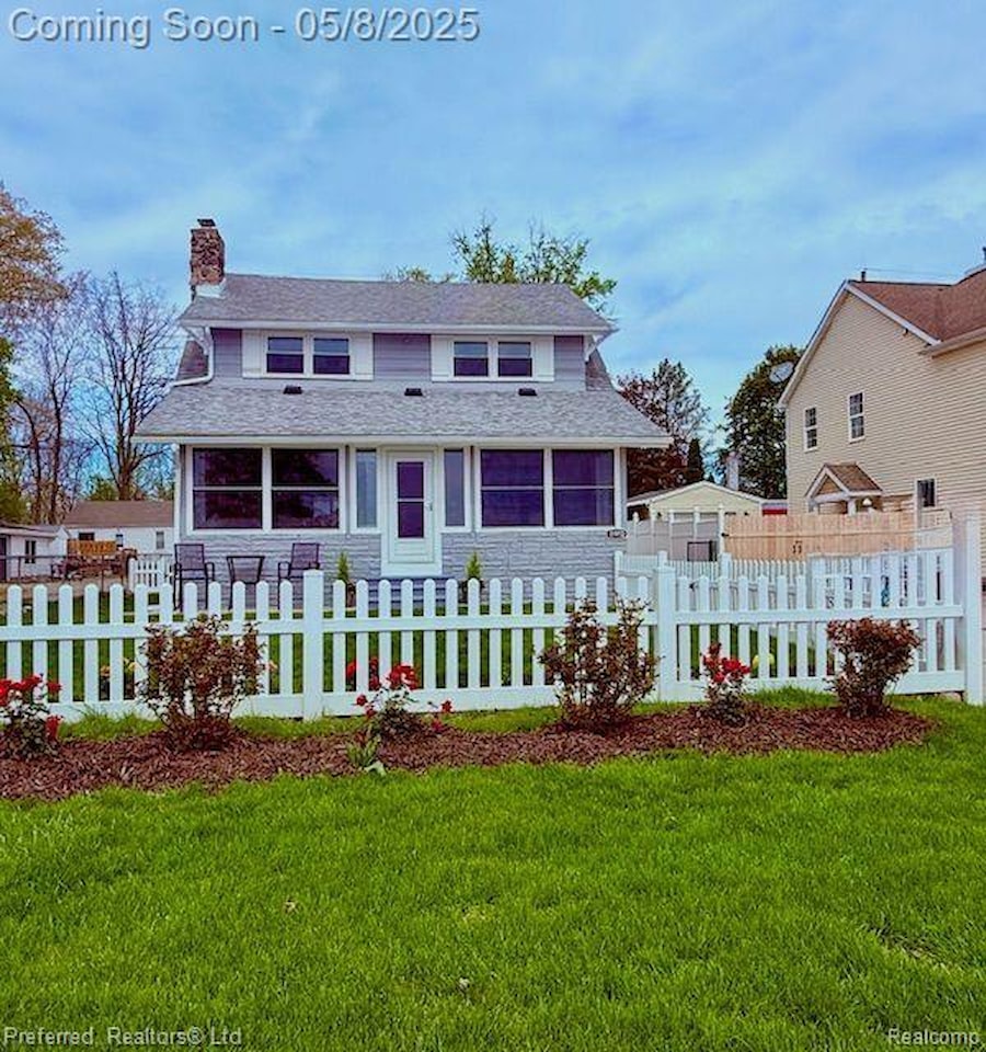11952 N Main St in Green Oak Twp, MI
