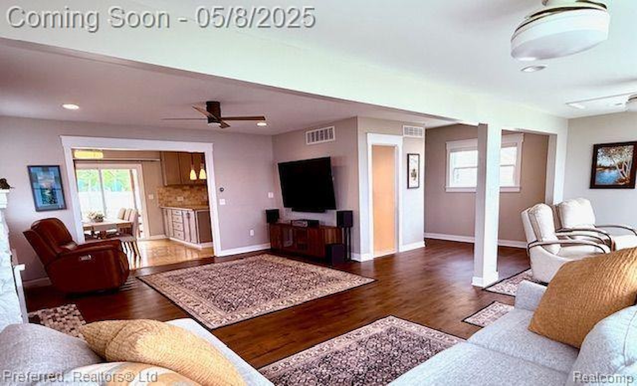 11952 N Main St in Green Oak Twp, MI Photo 7