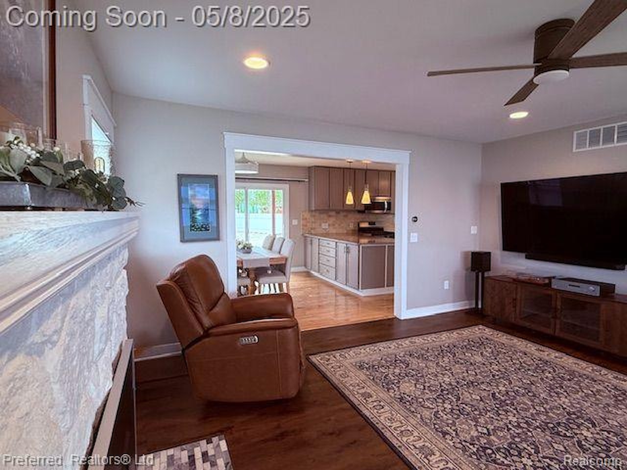 11952 N Main St in Green Oak Twp, MI Photo 8