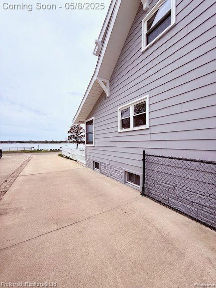 11952 N Main St in Green Oak Twp, MI Photo 48