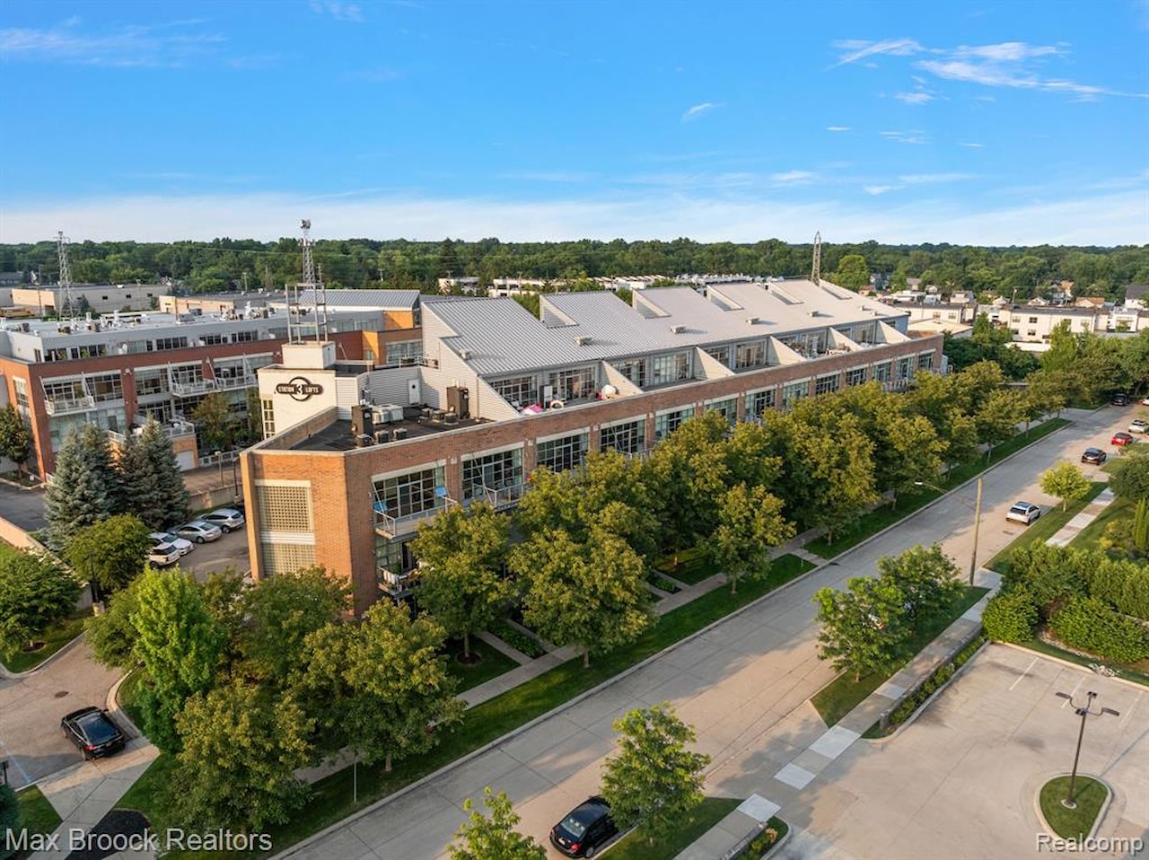 333 E Parent Ave #43 in Royal Oak, MI