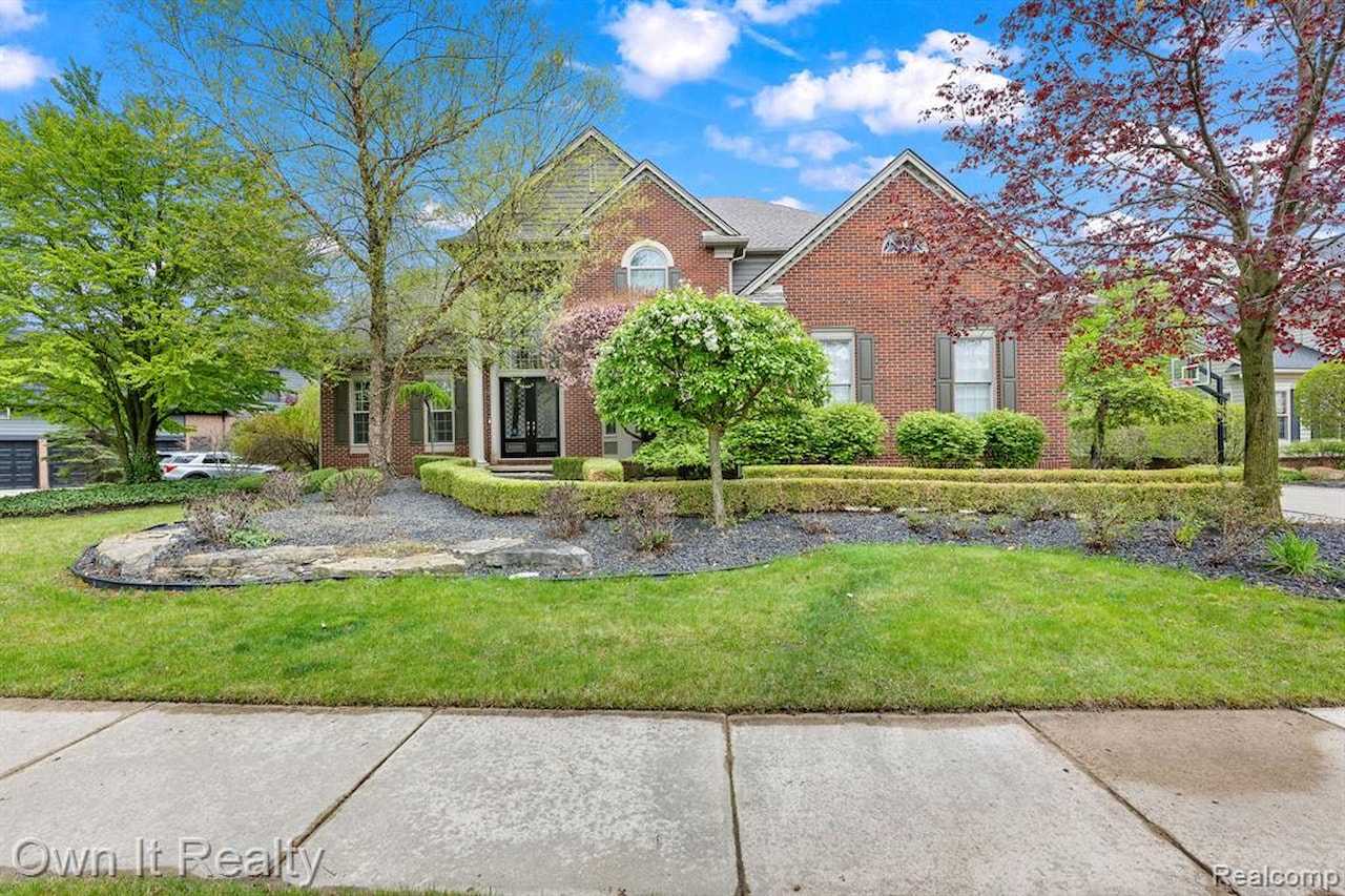22574 Autumn Park Blvd in Novi, MI Photo 2