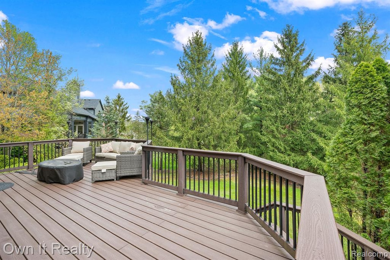 22574 Autumn Park Blvd in Novi, MI Photo 8