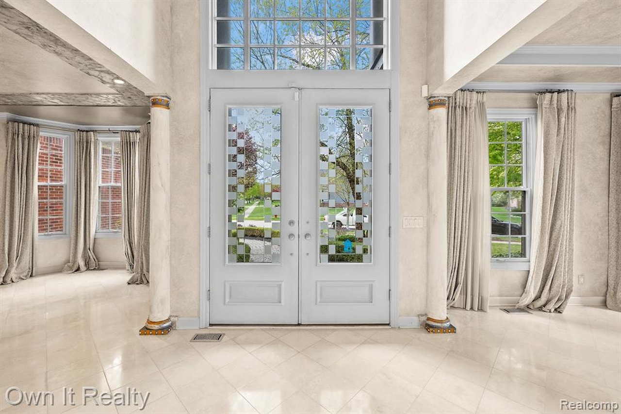22574 Autumn Park Blvd in Novi, MI Photo 9