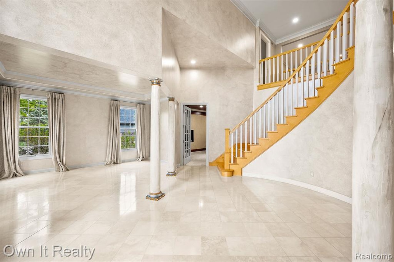 22574 Autumn Park Blvd in Novi, MI Photo 10